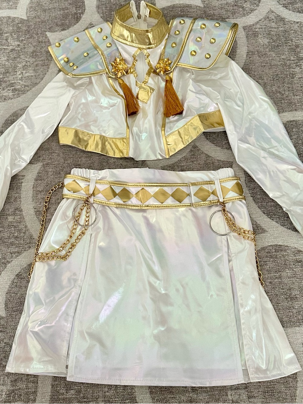 K-Pop Demon Hunters White & Gold Iridescent Kids Costume Set